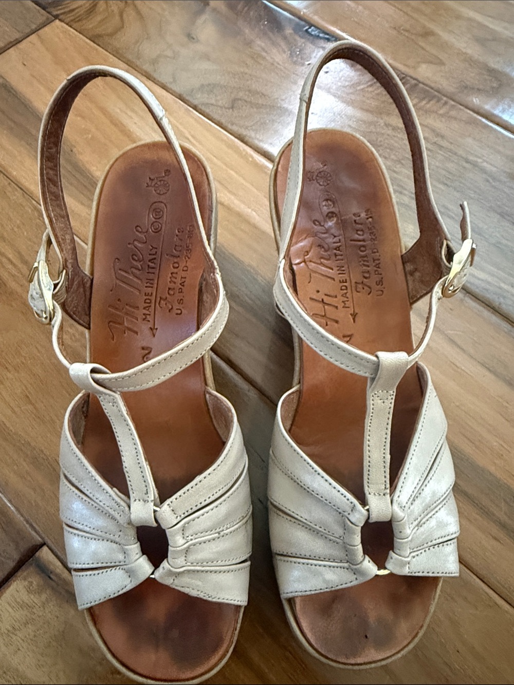 VTG Famolore Hi There Leather T-Strap Slingback Sandals with Wavy Sole